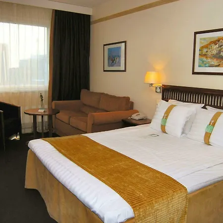 - Expo By Ihg Hotel Helsínquia