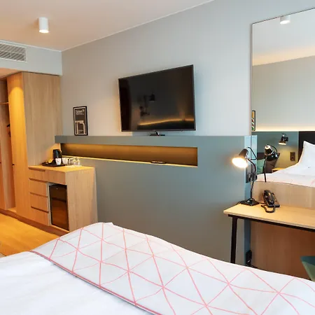 - Expo By Ihg Hotell