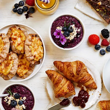 - Expo By Ihg فندق 4*