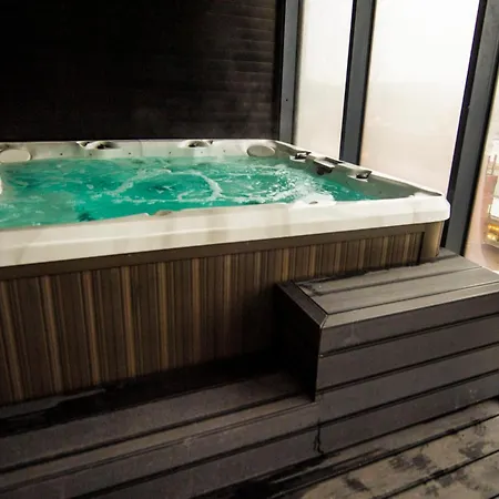 - Expo By Ihg فندق