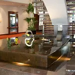 - Expo By Ihg מלון