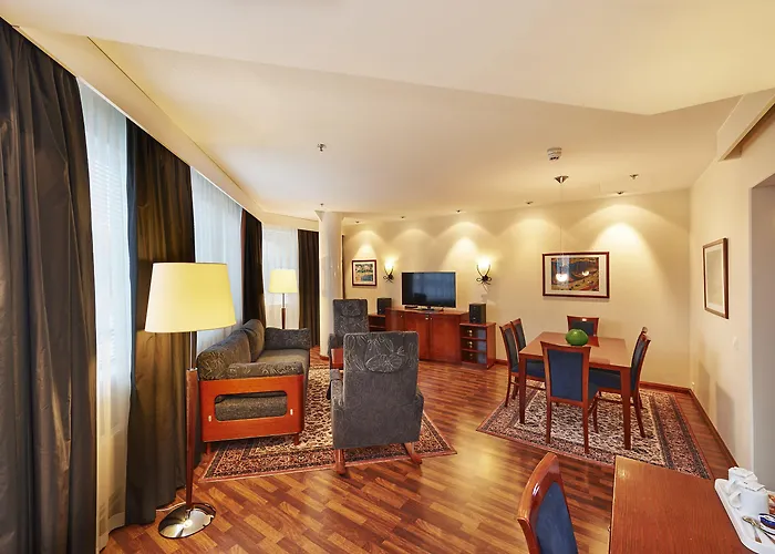 - Expo By Ihg Helsinki